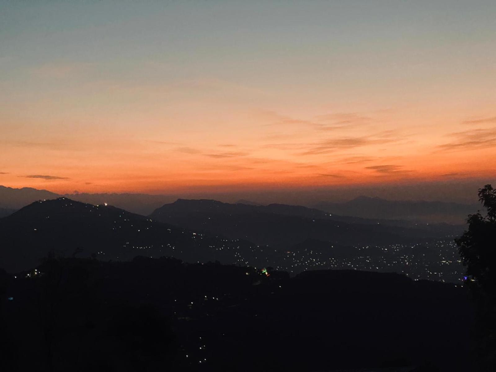 Hom'S Homestay & Farmstay Sarangkot פוקהרה מראה חיצוני תמונה
